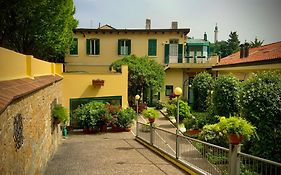 Le Residenze Dei Serravallo